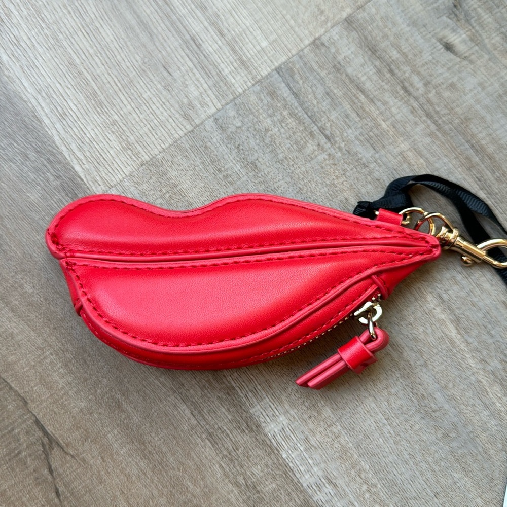 DVF x Target 💋 Red Lips Coin Purse Bag Charm Mini Kiss Diane Von Furstenberg - Picture 3 of 9